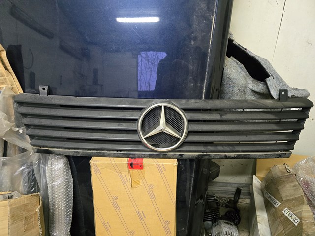 Решітка A6388880015 MERCEDES