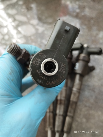 Форсунка дизельна в зборі, розпилювач + тримач 0445110159 BOSCH