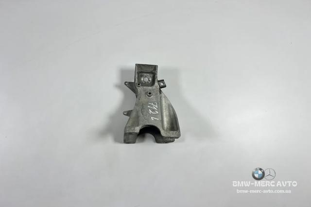 Кронштейн подушки (опори) двигуна, лівої 22116780143 BMW