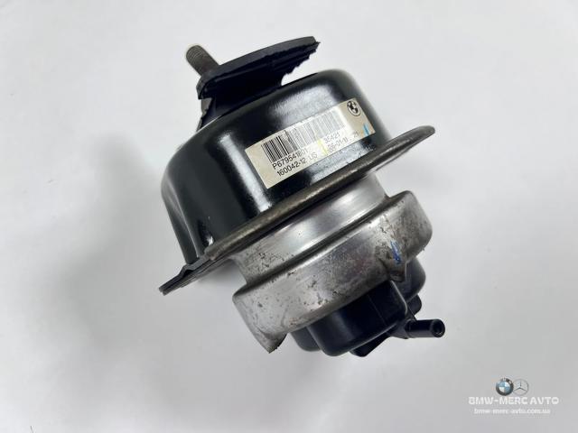Ліва подушка двигуна 22116795418 BMW