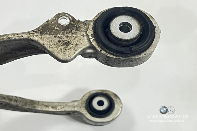 Важіль передньої підвіски верхній, правий 31126863786 BMW