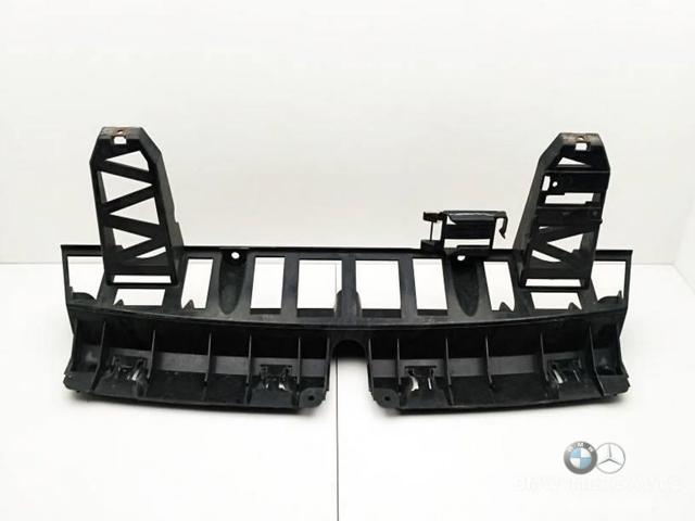 Кронштейн бампера заднього, центральний 51127158444 BMW