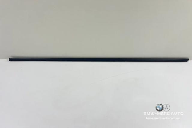 Молдинг передньої правої двері 51137158534 BMW