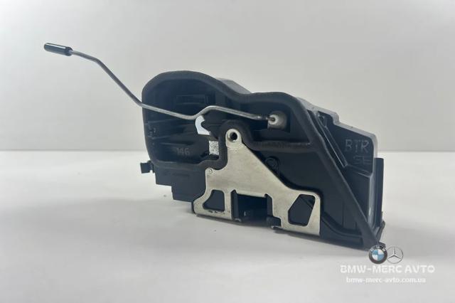 Замок передніх пасажирських дверей 7202146 BMW