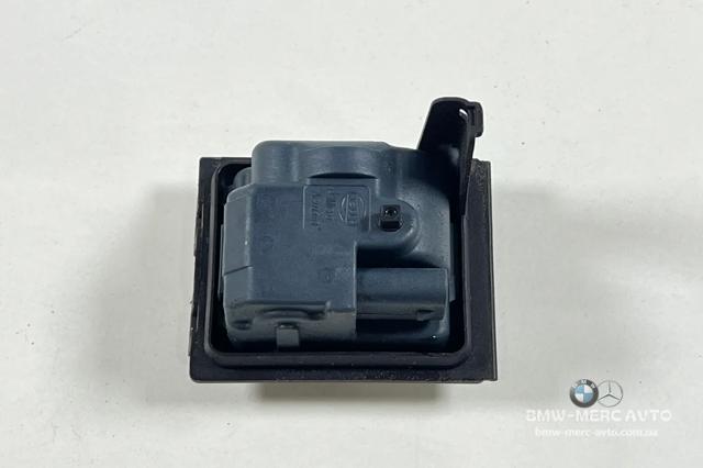 Мотор-привід відкриття лючка бака A0038203297 MERCEDES