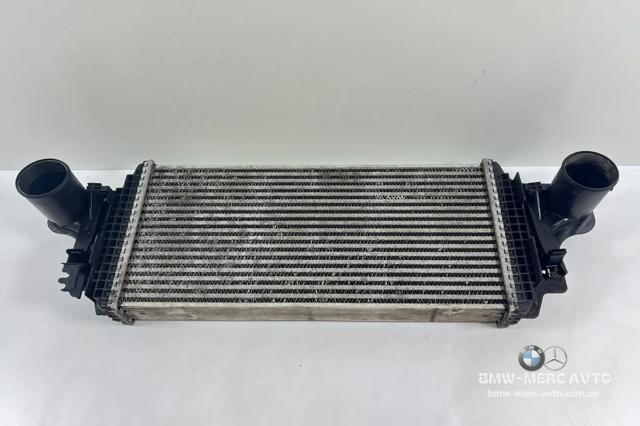 Радіатор интеркуллера A1645000000 MERCEDES