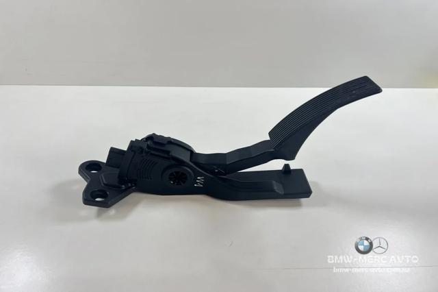 Підаль газу A1663000004 MERCEDES