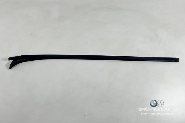 Захисна накладка вітрового скла права A1666901280 MERCEDES