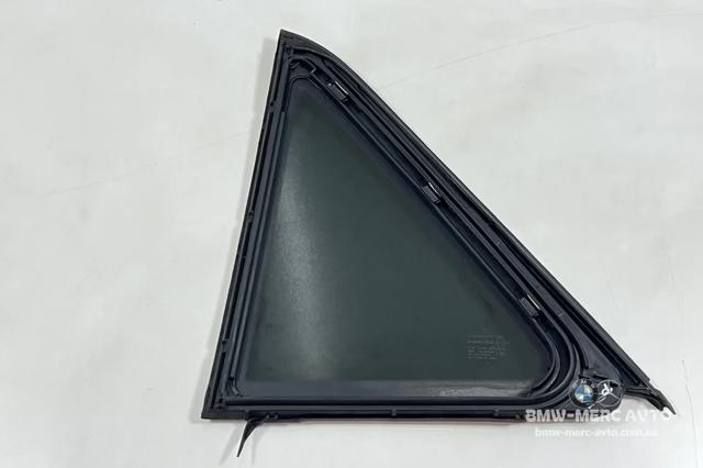 Куточок задніх правих дверей A1667301655 MERCEDES