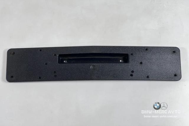 Кріплення переднього номера автомобіля A1668850681 MERCEDES