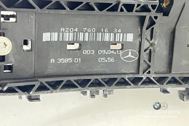 Тримач зовнішньої ручки дверей, правих дверей A2047601634 MERCEDES