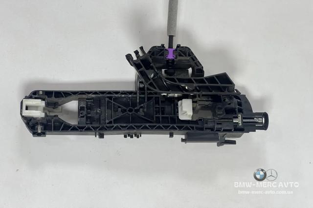 Тримач зовнішньої ручки дверей, задніх лівих A2047602134 MERCEDES