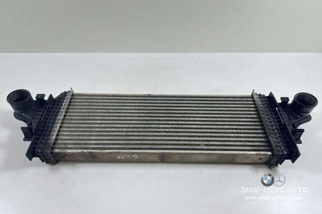 Радіатор интеркуллера A2515000000 MERCEDES