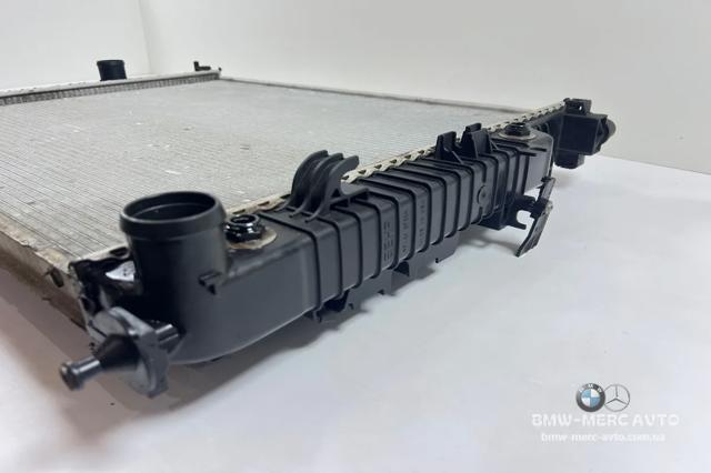 Радіатор двигуна A2515001204 MERCEDES