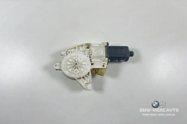 Двигун склопідіймача двері передньої, правої A2518200842 MERCEDES
