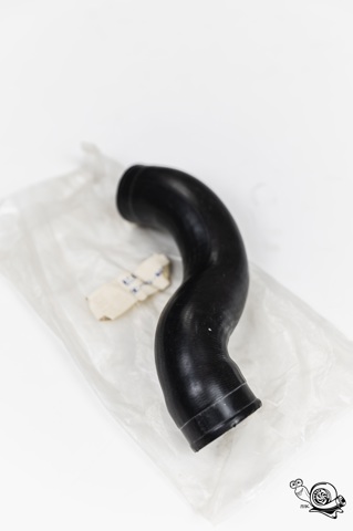 Шлангі/патрубок інтеркуллера, правий 90720002 BSG