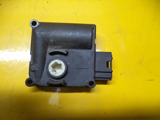 Мотор заслінки печі 0132801359 BOSCH