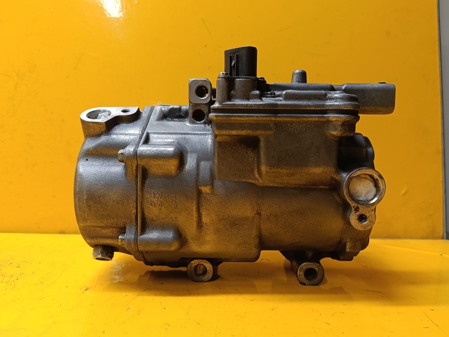 Компресор холодоагенту 0422000404 TOYOTA