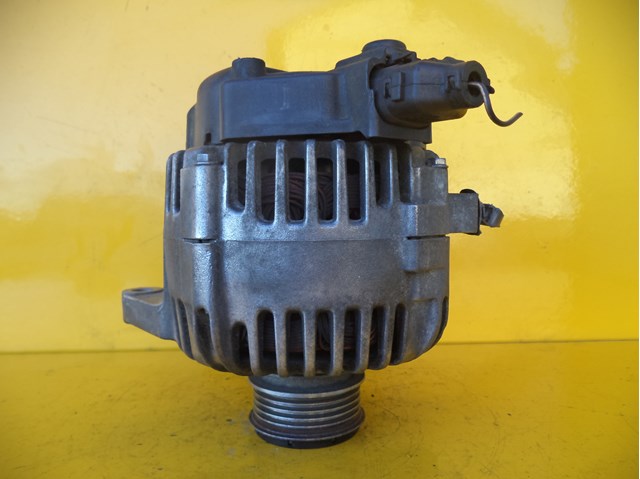 Генератор 373002A110 HYUNDAI