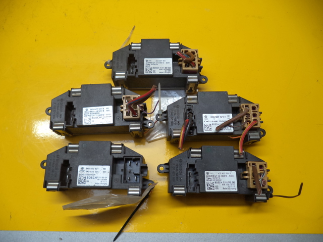 Регулятор оборотів пічки 3C0907521 VAG