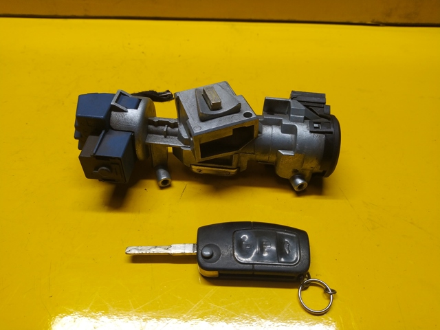 Замок запалювання 3M513F880AC FORD