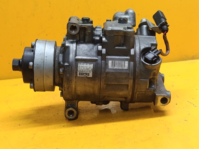 Компресор кондиціонера 4G0260805F VAG