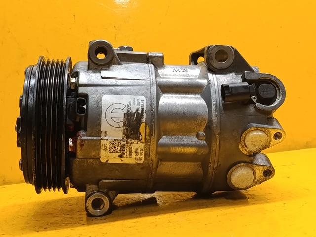 Компресор системи кондиціювання 51979374 CHRYSLER