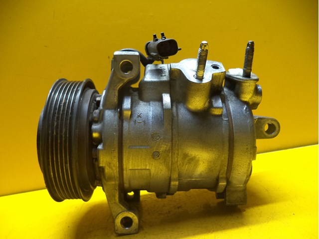 Компресор кліматичної установки 55111296AC CHRYSLER