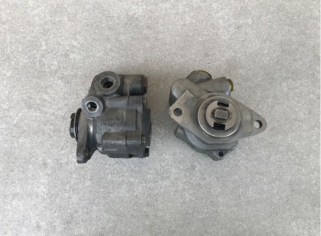Насос рульового механізму 7700300535 RENAULT