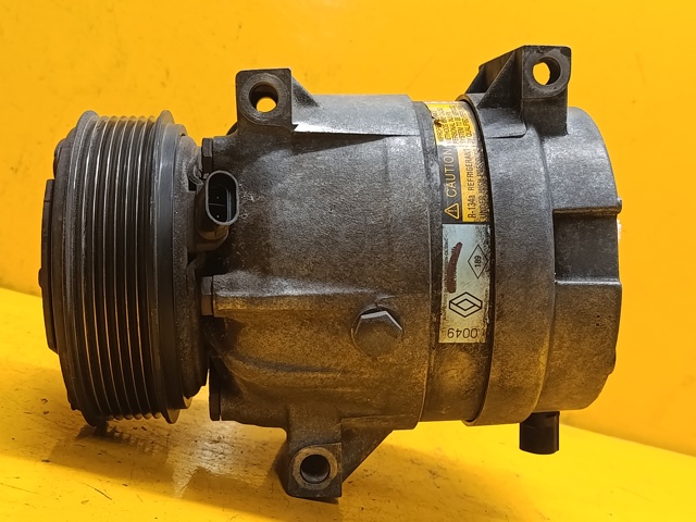 Компресор кліматичної установки 8200343375 RENAULT