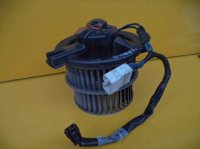 Двигун вентилятора пічки (обігрівача салону) Toyota Yaris