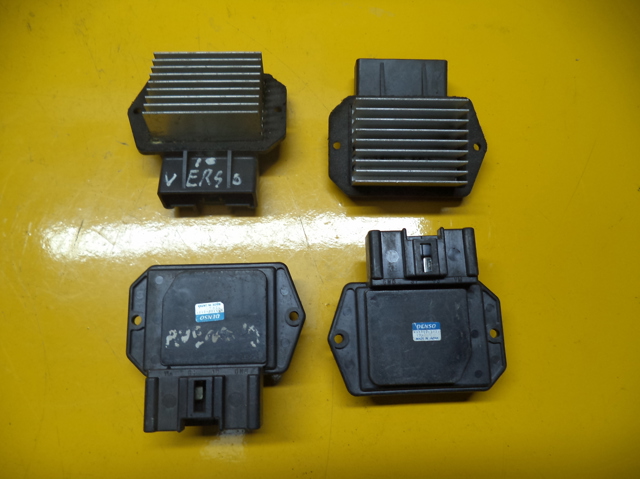 Регулятор оборотів пічки 8716513010 TOYOTA