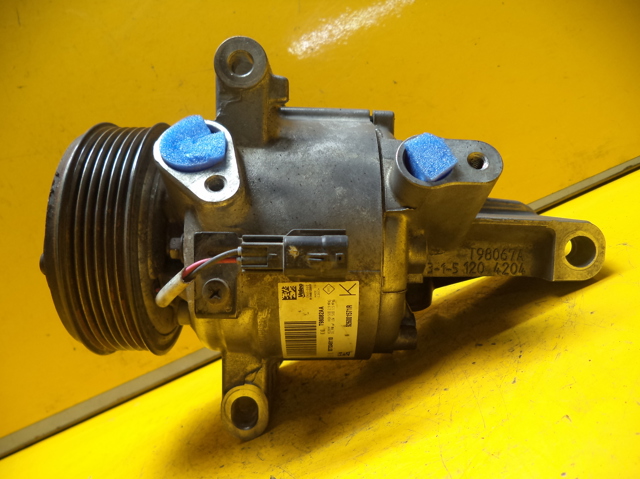 Компресор холодоагенту 926001571R RENAULT