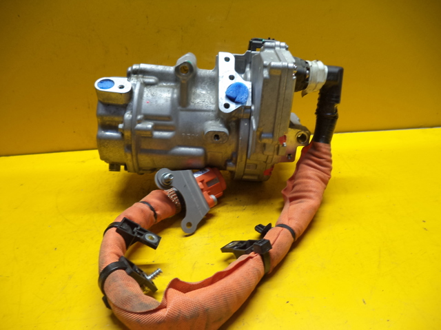 Компресор системи кондиціювання 926008231R RENAULT