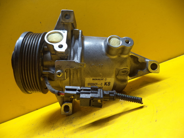 Компресор кондиціонера 926008942R RENAULT