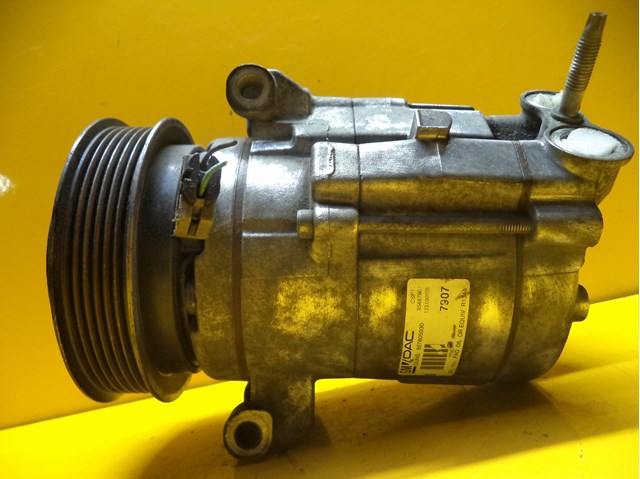 Компресор кліматичної установки 95487907 GM