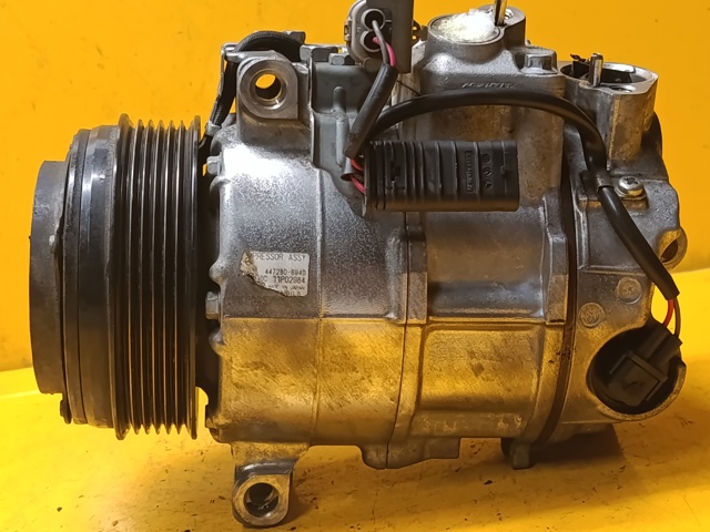 Компресор системи кондиціювання A0032305911 MERCEDES