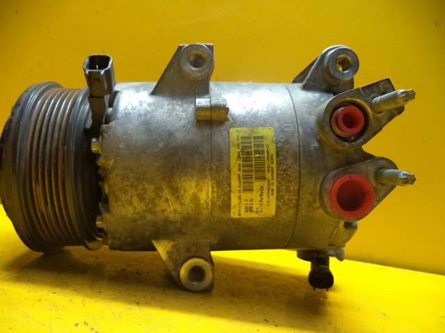 Компресор кліматичної установки GV6119D629CC FORD