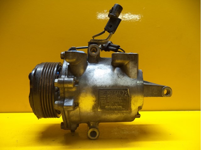 Компресор кондиціонера MN164472 MITSUBISHI