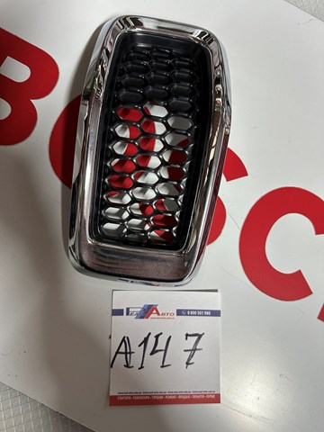 Решітка радіатора 68303626AA CHRYSLER