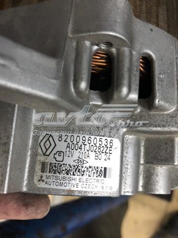 Генератор автомобільний 8200654785 RENAULT