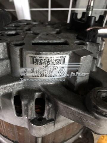 Генератор автомобільний 8200660057 RENAULT