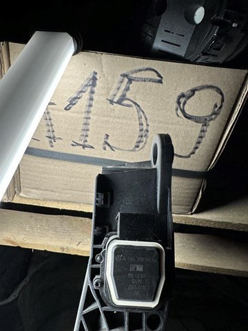 Підаль газу A1643000004 MERCEDES