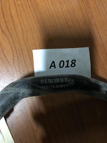 Патрубок системи охолодження A1645060035 MERCEDES