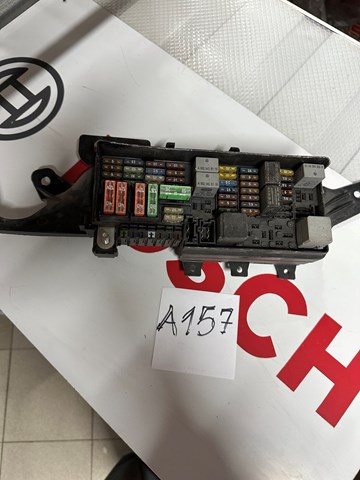 Корпус запобіжників A1645403372 MERCEDES