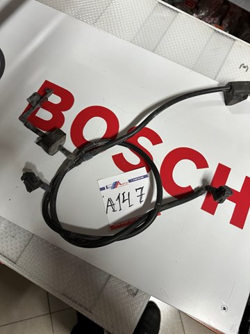 Форсунка омивача скла лобового, права A1648602047 MERCEDES