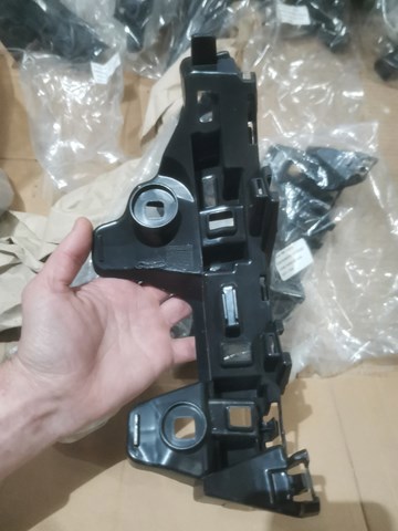 Напрямна заднього бампера, права 3G5807484A VAG