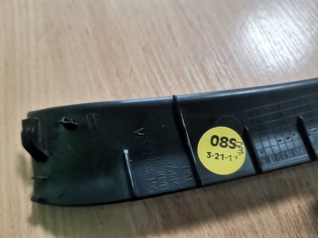Обшивка стійки кузова внутрішня, передня права 561868238A VAG