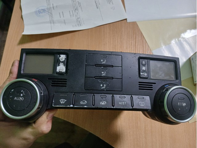 Блок управління пічкою 7L6907040L VAG