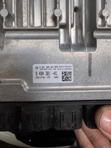 Модуль управління двигуном 12145B32775 BMW